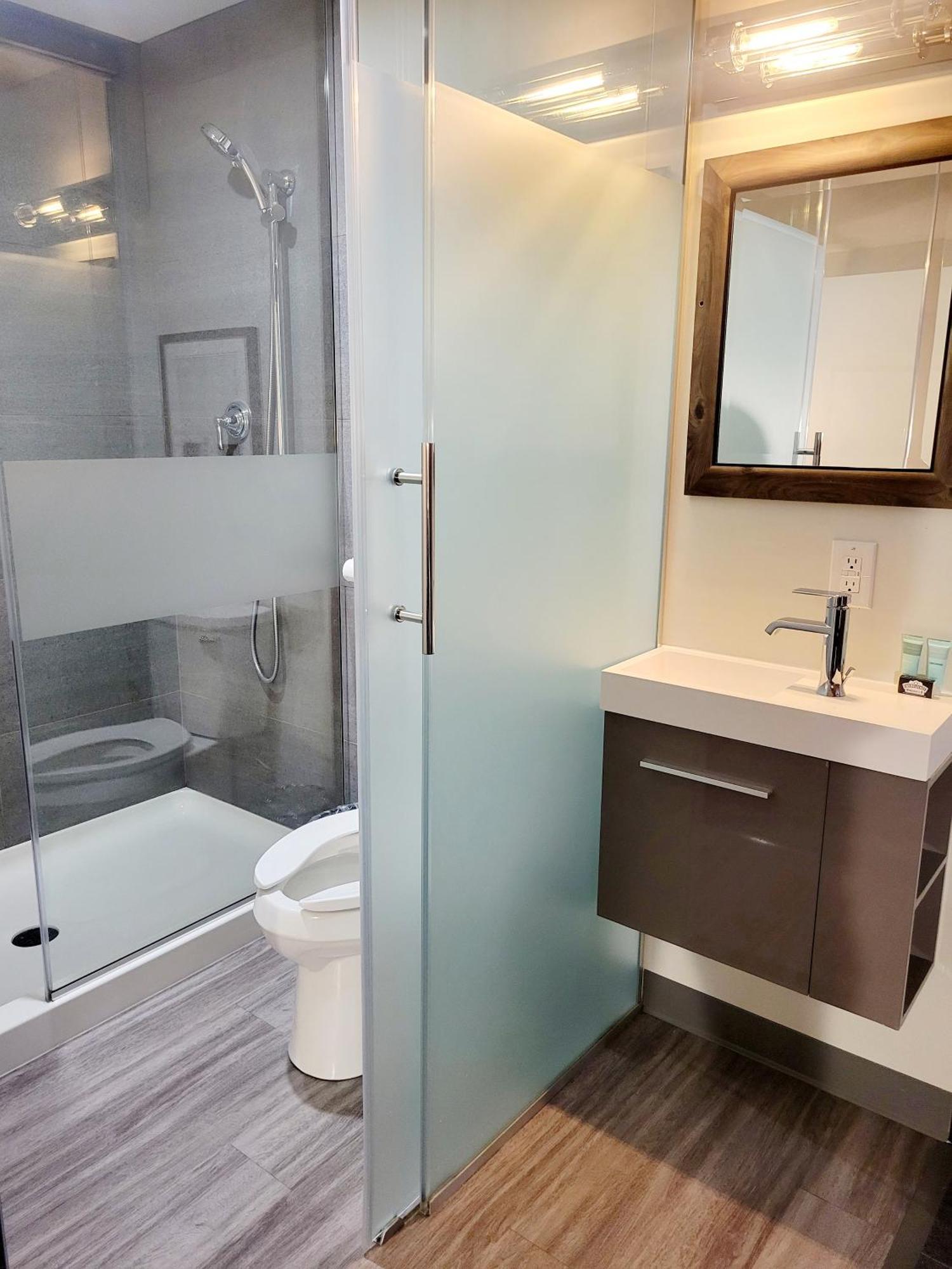Heart & Hops Brewery Suites Kingsville Экстерьер фото