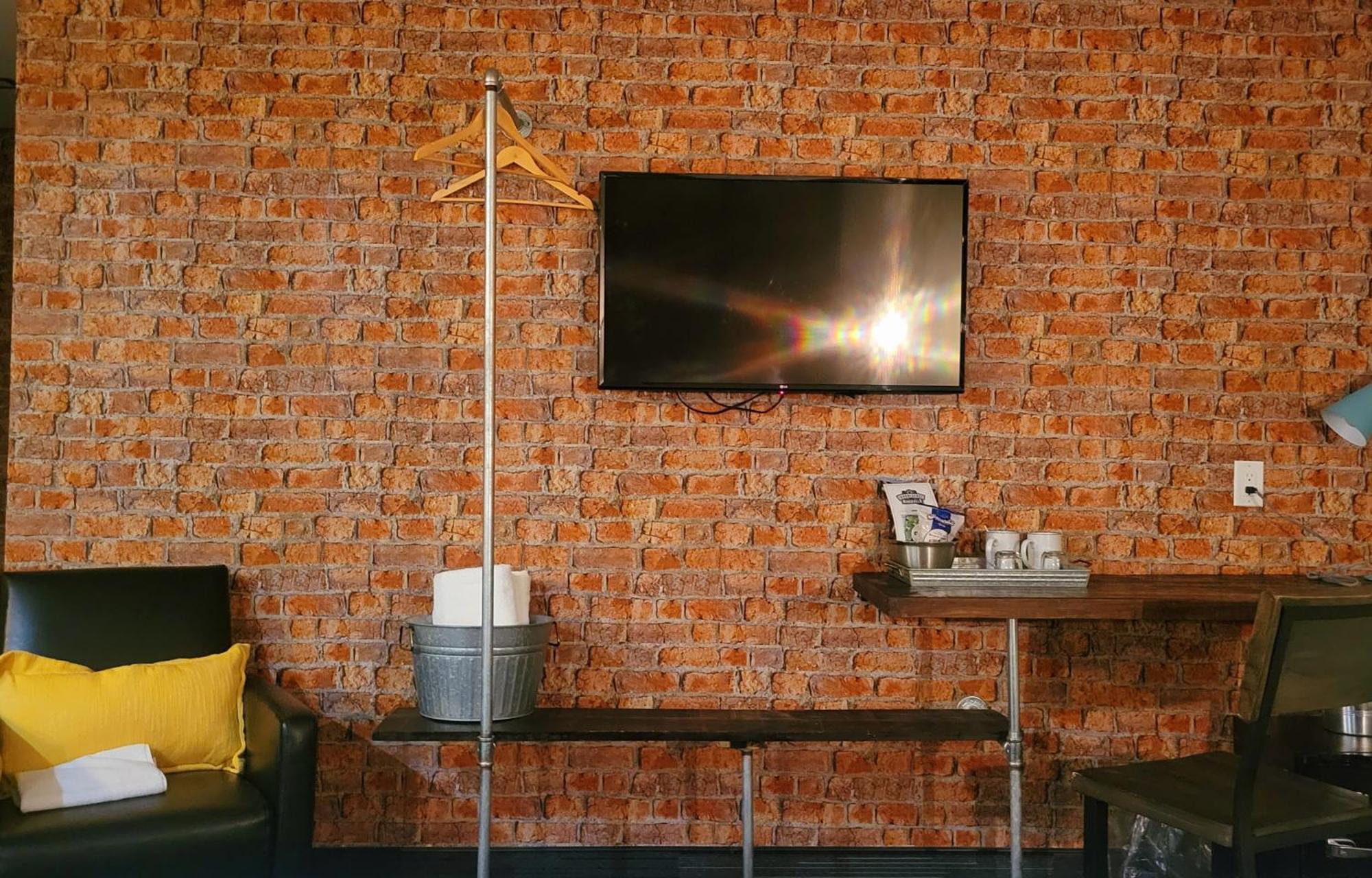 Heart & Hops Brewery Suites Kingsville Экстерьер фото