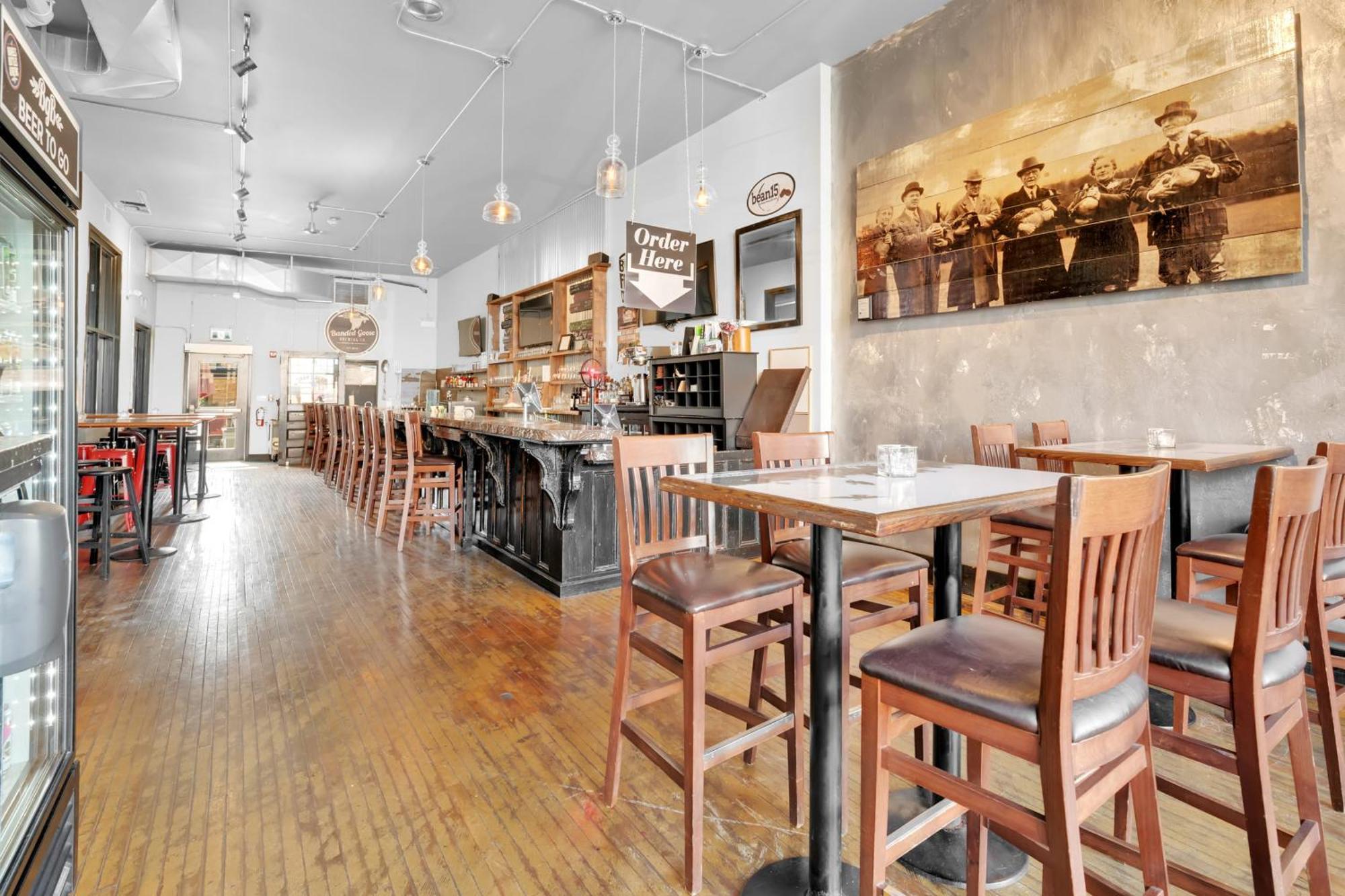 Heart & Hops Brewery Suites Kingsville Экстерьер фото