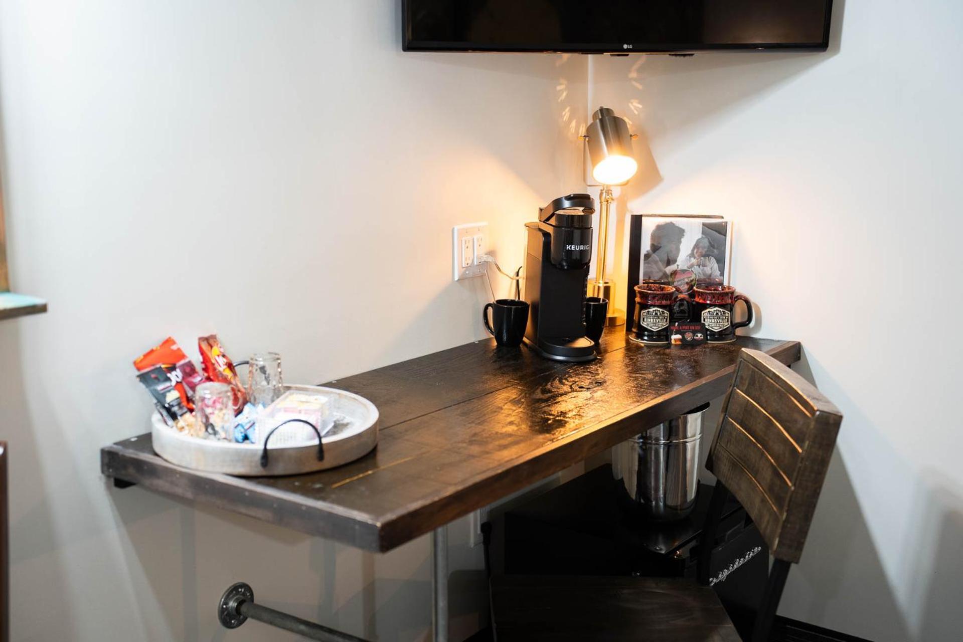 Heart & Hops Brewery Suites Kingsville Экстерьер фото