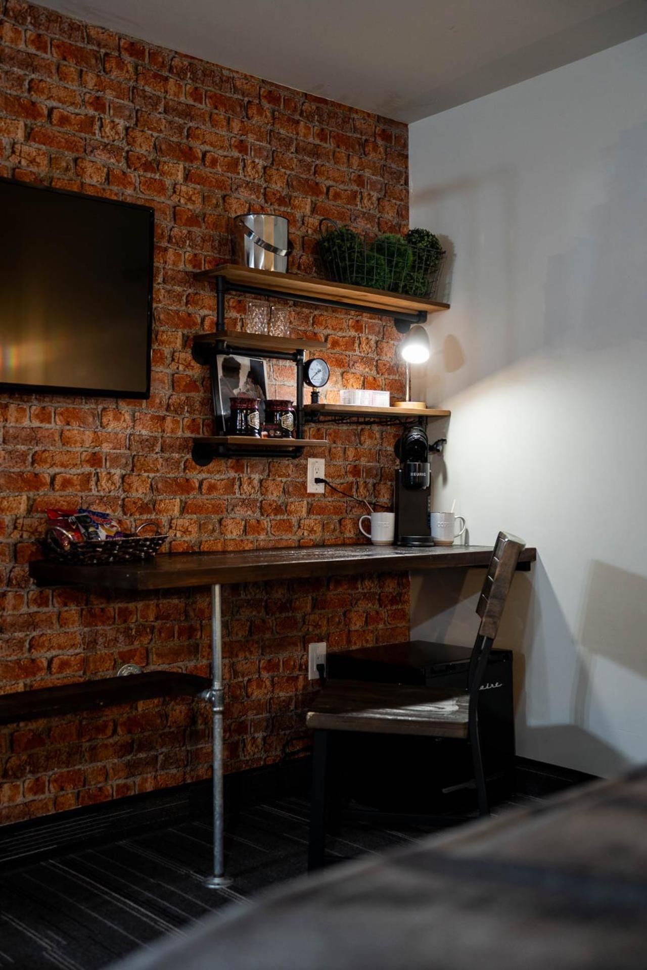Heart & Hops Brewery Suites Kingsville Экстерьер фото