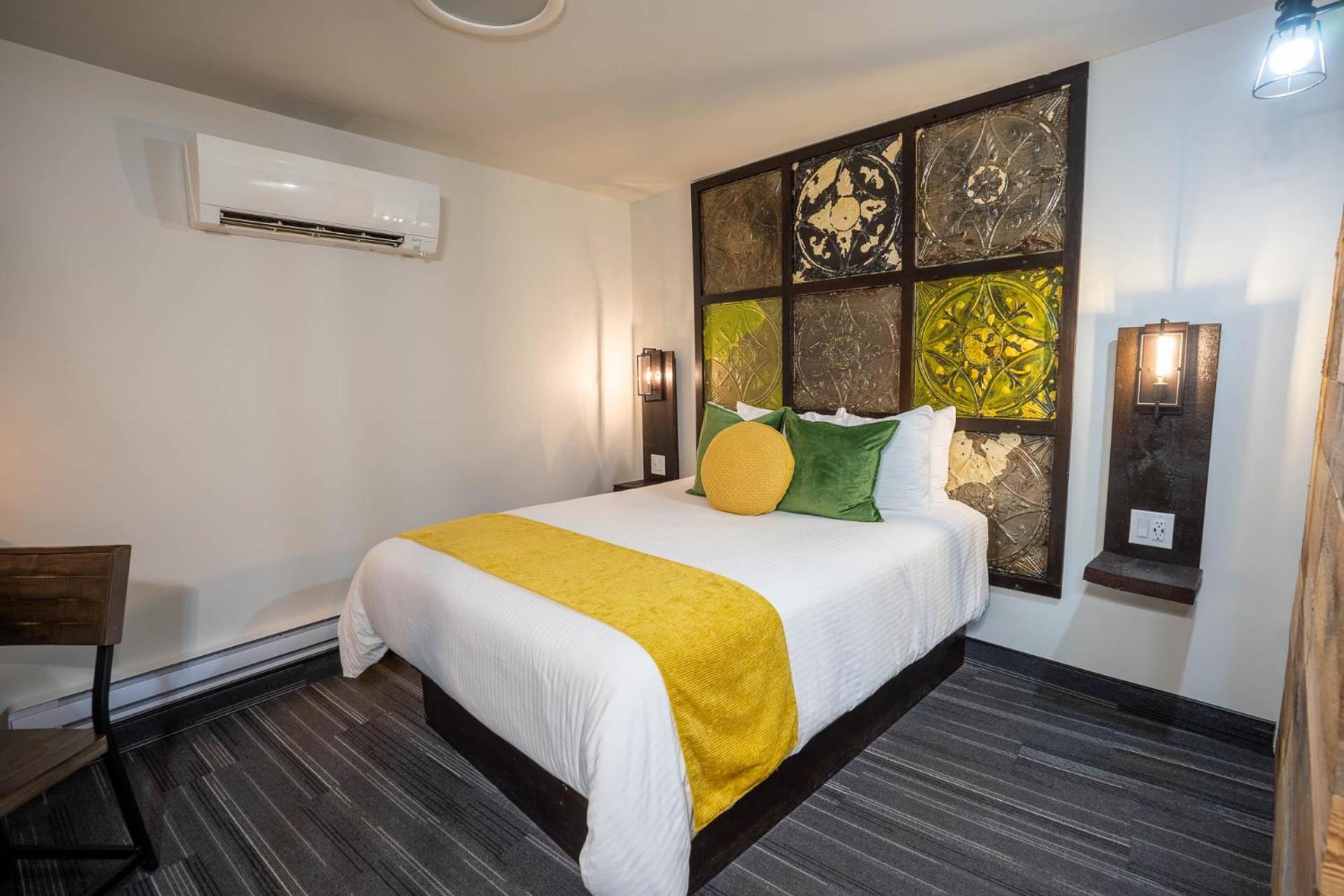 Heart & Hops Brewery Suites Kingsville Экстерьер фото